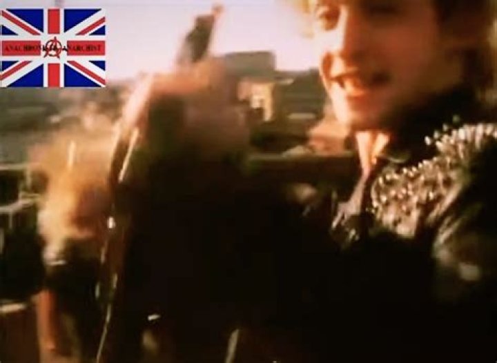 Which british band recoded the wall?