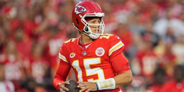 Who's quarterback for kansas city chiefs?