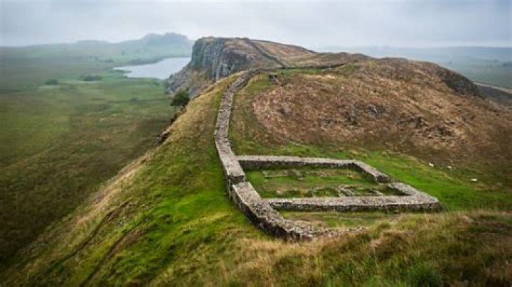 Who built hadrian's wall slaves?