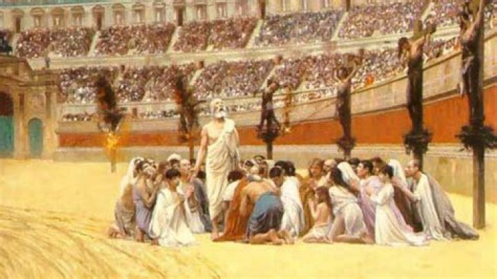 Who crucified 6000 slaves in rome?