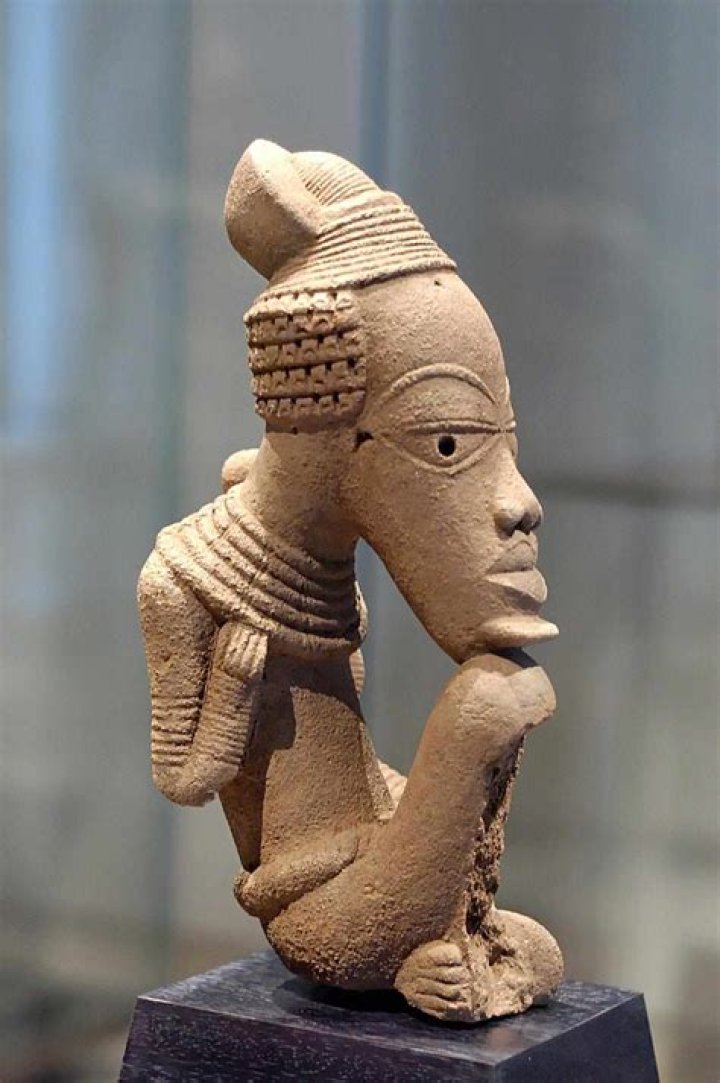 Who discovered nok art?