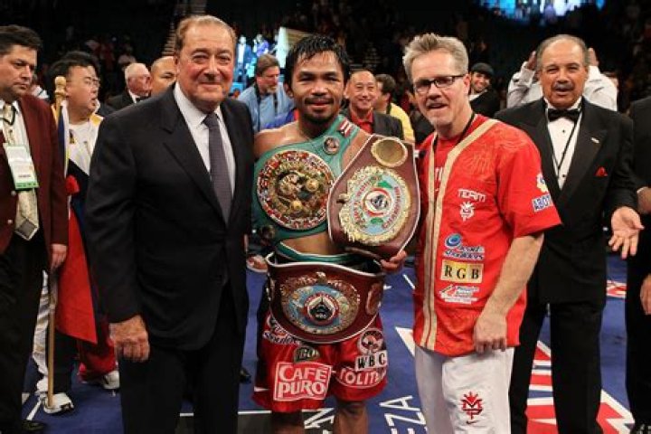 Who freddie roach trained?