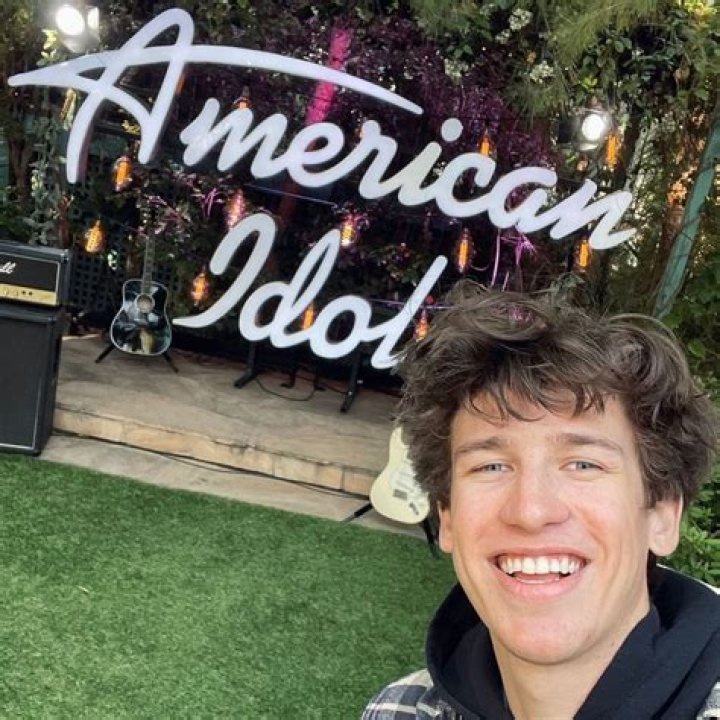 Why did pike leave american idol?