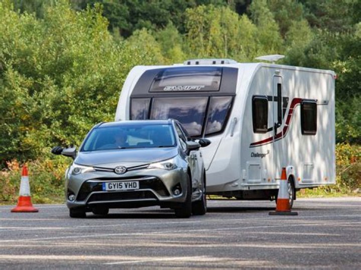 Would a toyota avensis tow a caravan?